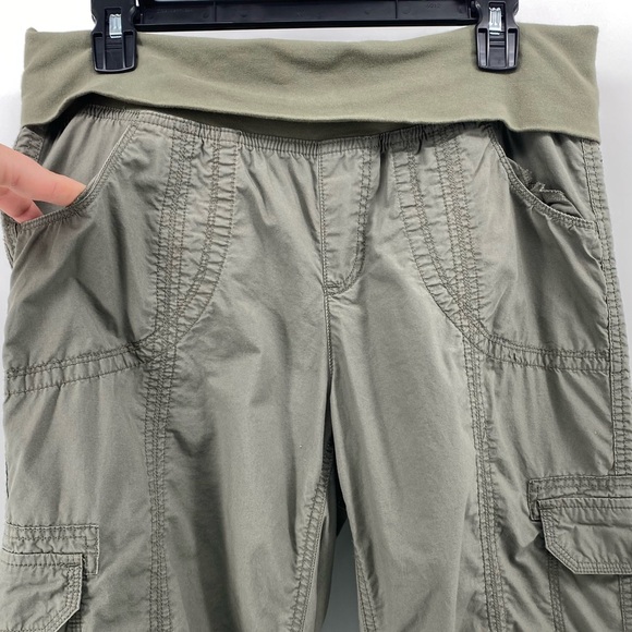 Calvin Klein Performance | Women’s Medium Army Green 100% Cotton Cargo Capris - Picture 2 of 6